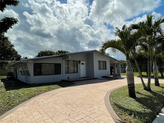 Building Photo - 3160 SW 20th St