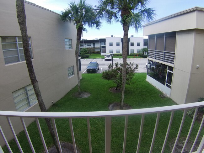 Building Photo - 854 Normandy Trail