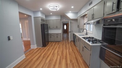 Building Photo - 305 N Terrace Ave