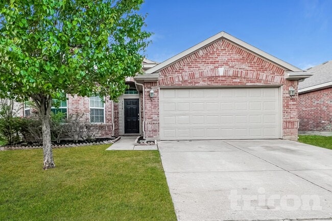 Building Photo - 1915 Pin Oak Ln