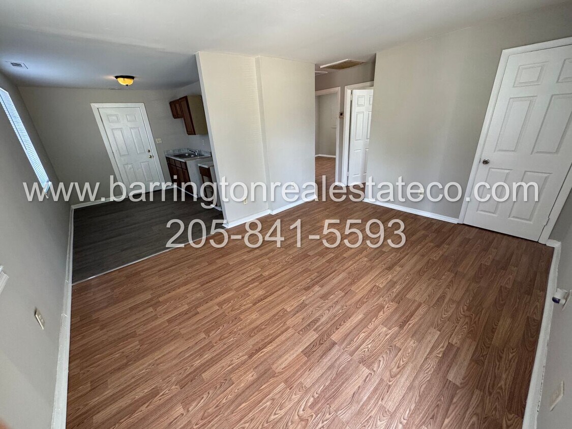 Foto del edificio - 1317 Woodward Rd