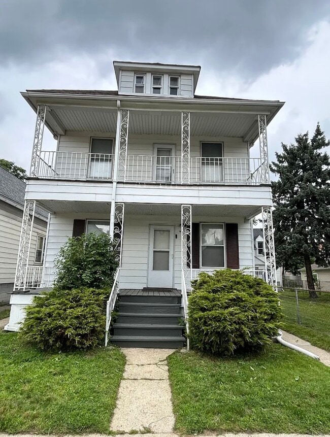 Building Photo - 1963 Belmont St