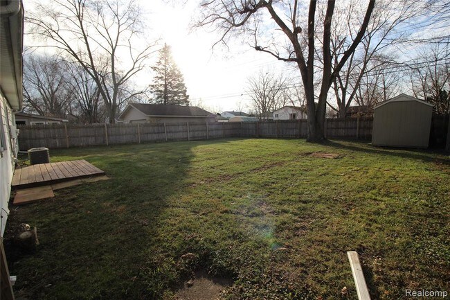 Building Photo - 15756 Woodmont St