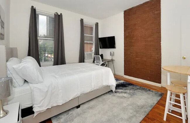 Foto del edificio - 1736 2nd Ave