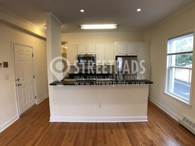 Building Photo - 2 bedroom in Cambridge MA 02138