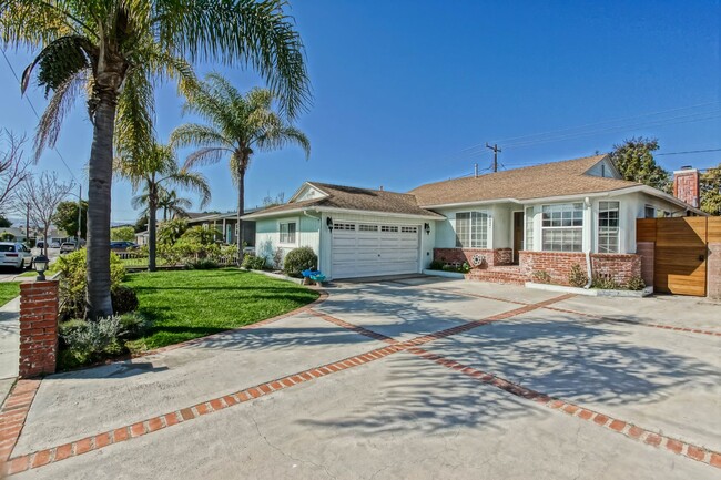 Foto del edificio - REMODELED, BRIGHT & AIRY, 4BR3BA HOME W/ G...