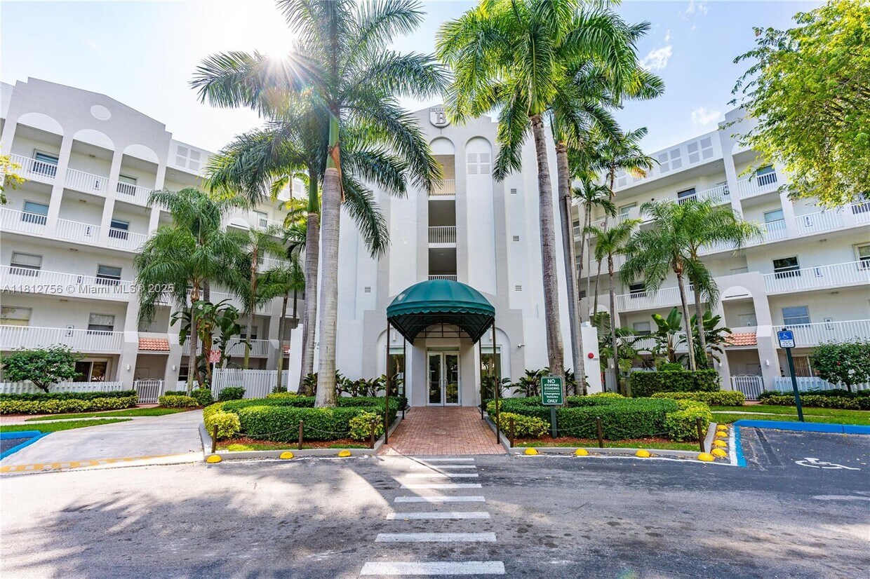 Foto principal - 10750 NW 66th St