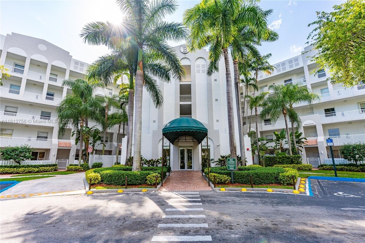 Primary Photo - 10750 NW 66th St