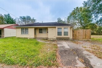 Building Photo - 2406 Pomona Dr