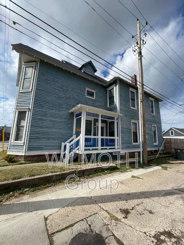 Building Photo - 412 E 16th St
