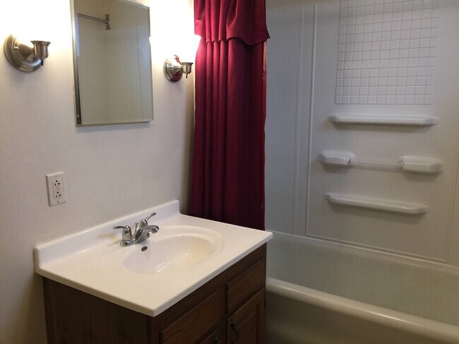 Baño - 3009 17th St