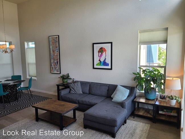Building Photo - 4 br, 3 bath House - 9426 E 58th Pl