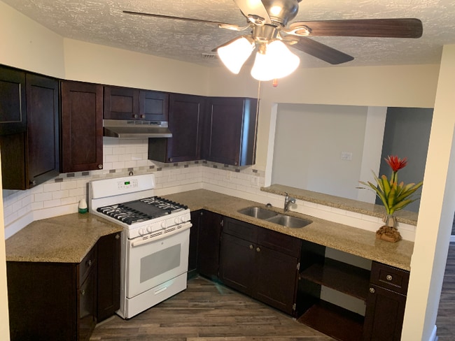 Foto del edificio - 13246 Sharpbill Dr