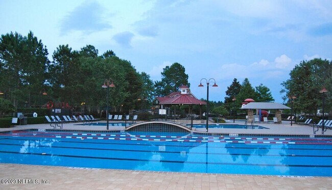 Foto del edificio - 8605 Tower Falls Dr