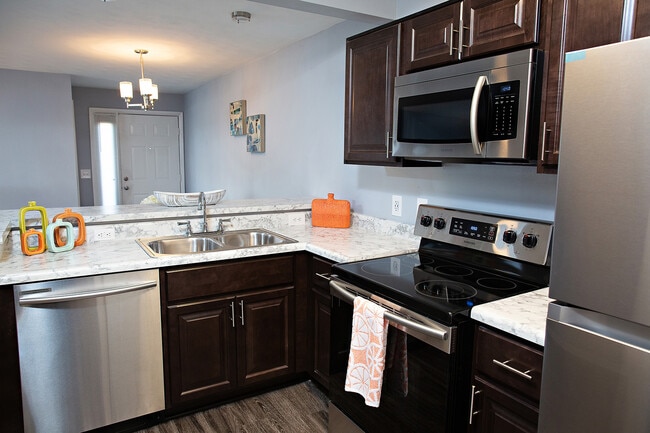 Building Photo - Crabtree Crossing Apartments and Townhomes