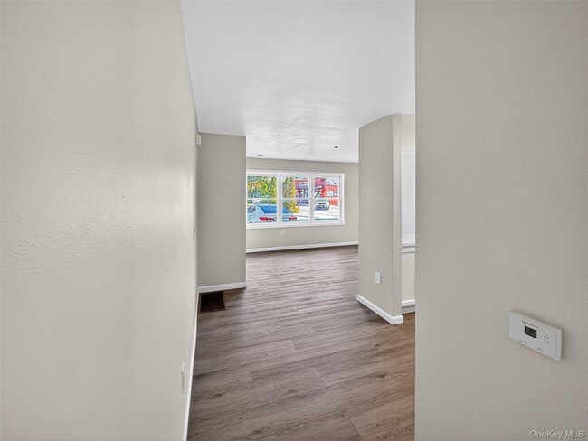 Foto del edificio - 17 Bowman Ave