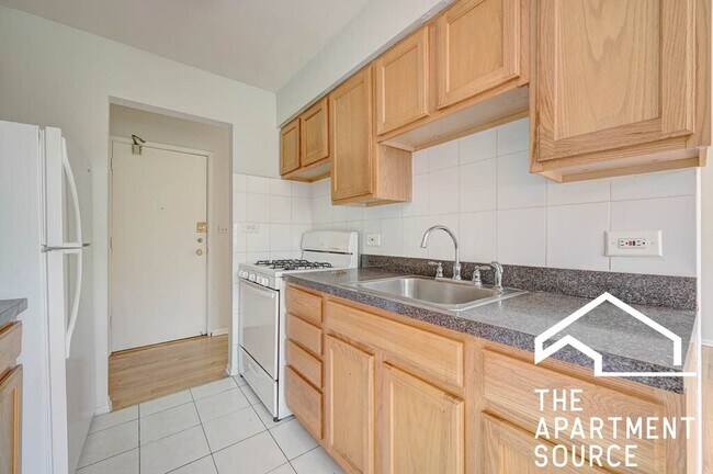 Foto del edificio - 6825 N Sheridan Rd