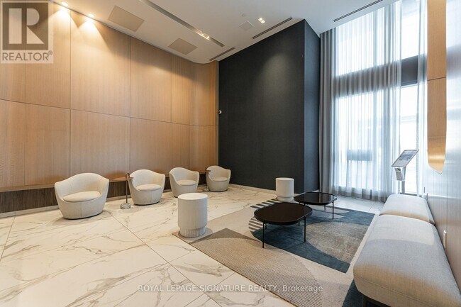 Building Photo - 1195 The Queensway