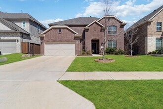 Building Photo - 566 Westwood Way Dr