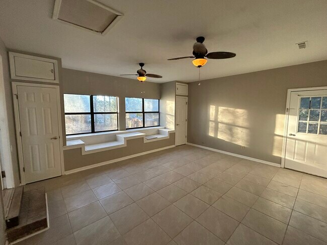 Foto del edificio - 108 Pinecrest Loop