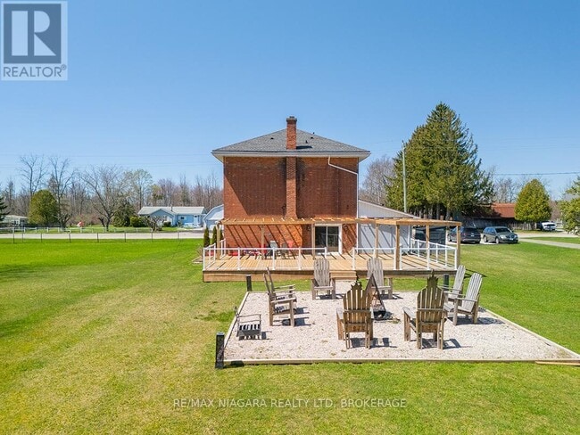 Photo du bâtiment - 1561 N Shore Dr