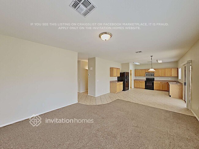 Building Photo - 30019 N Royal Oak Way
