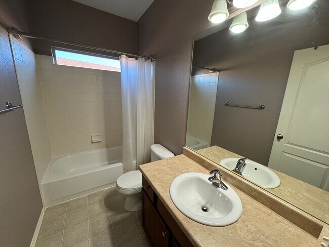 Building Photo - Amazing Corner Lot Ranch Style Home in Cor...