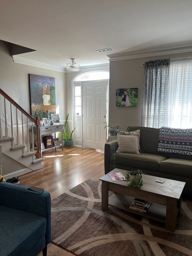 Foto del edificio - Charming Condo for Rent in River Plantatio...
