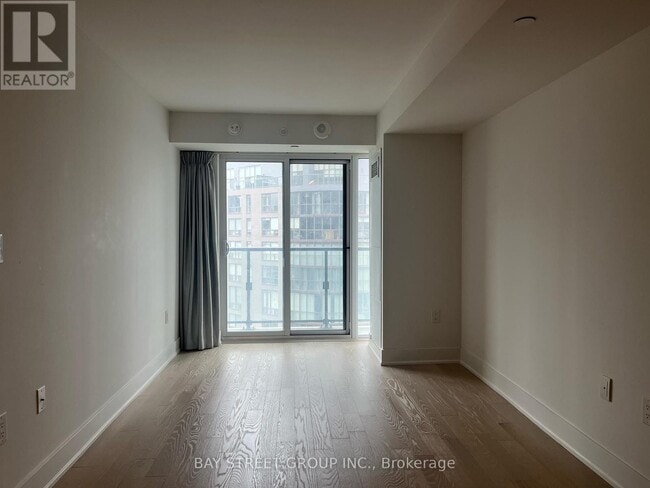 Building Photo - 955 Bay St.