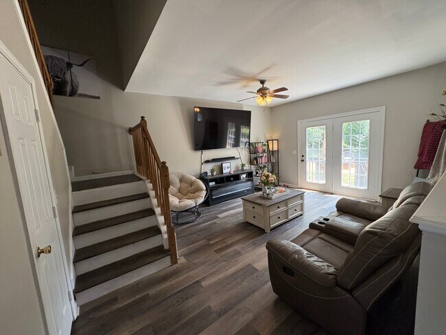 Building Photo - 7640 Katherine Dr