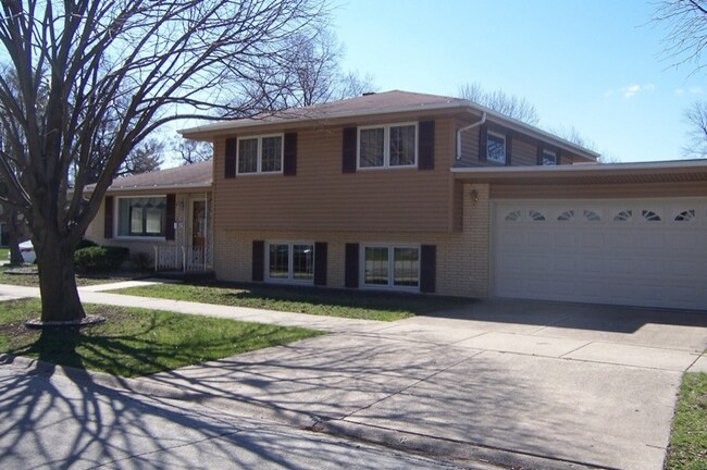 Building Photo - 9201 S 54th Ave