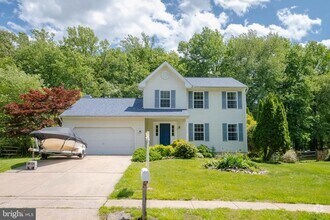 Building Photo - 11 Poplar Grove Ave