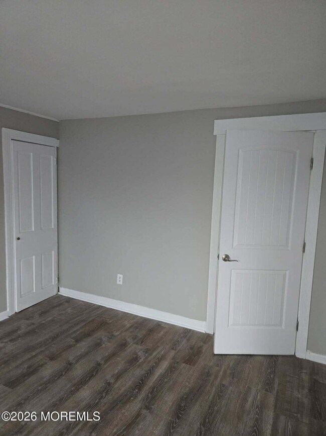 Foto del edificio - 43 Webb Ave