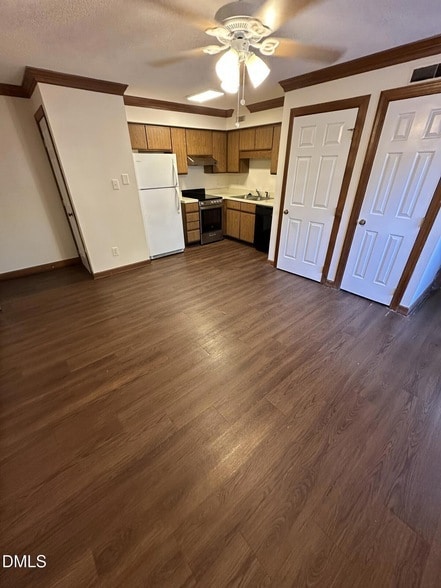 Building Photo - 3607 Helix Ct