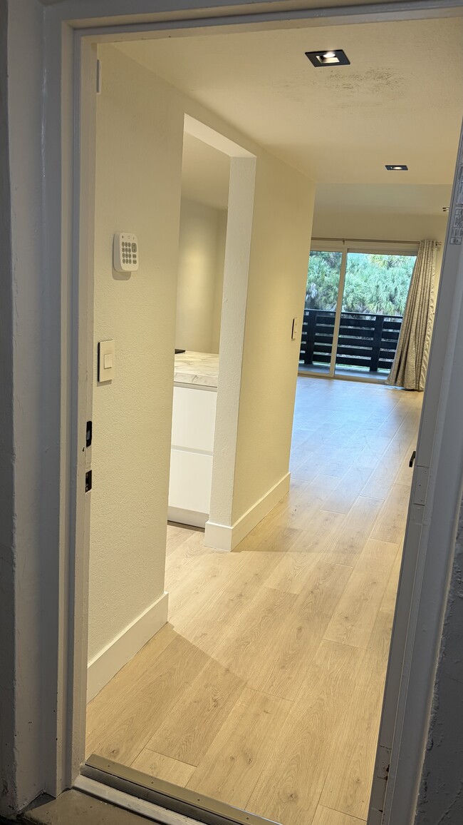 Photo - 7487 SW 82nd St (Miami, FL) Apartment