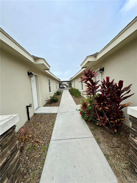 Foto del edificio - 17 Downing Ave