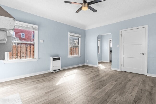 Foto del edificio - 1115 E Broadway