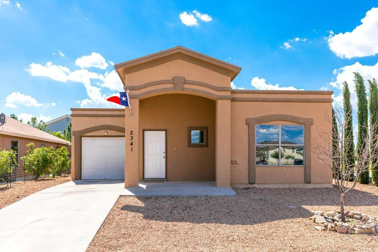 Primary Photo - East El Paso 3 bed Refrig A/C next to Park!