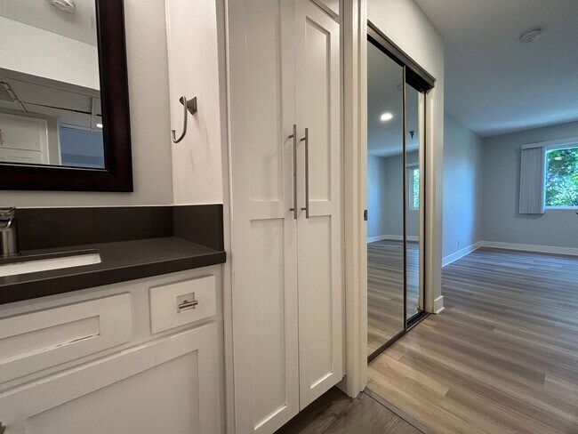 Interior Photo - 110 South Sweetzer Ave