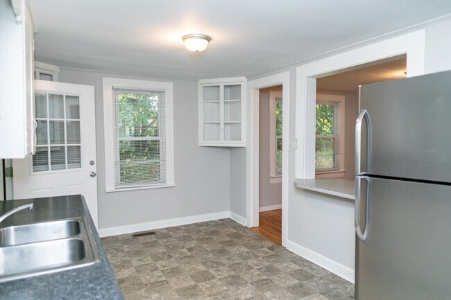 Foto del edificio - 508 Robbins Ave NW