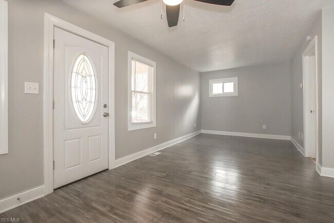 Building Photo - 17300 Mapleboro Ave