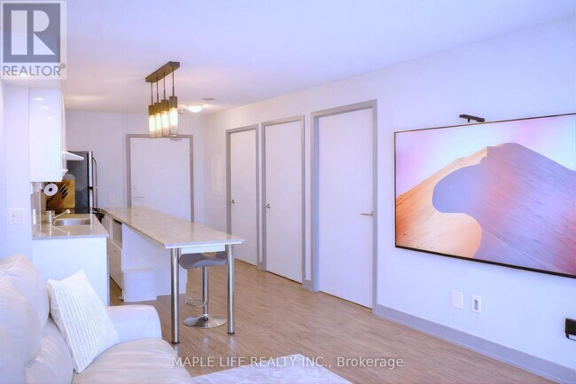 Photo du bâtiment - 19 Singer Ct