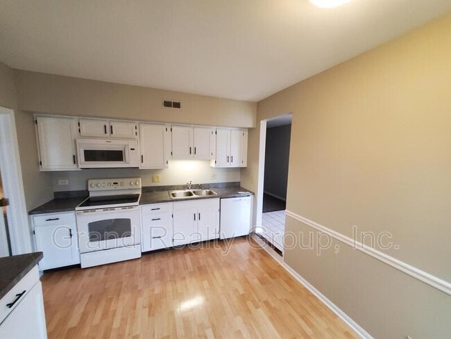 Foto del edificio - 1209 Chatham Ct