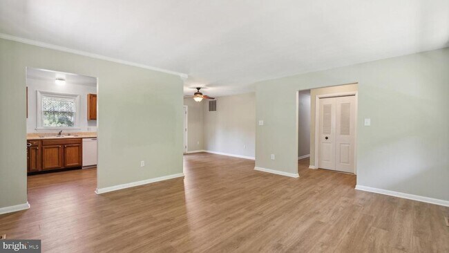 Foto del edificio - 7432 Porch Rd