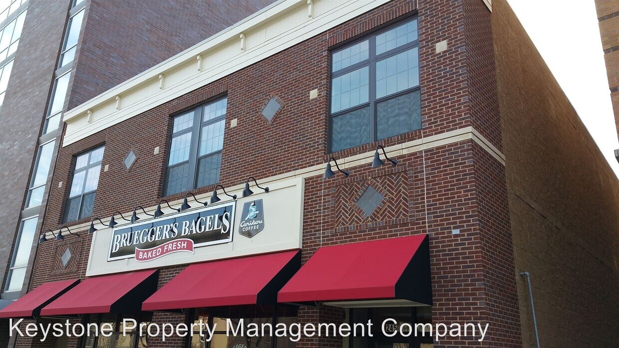 Primary Photo - 243 Iowa Ave