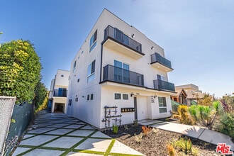 Building Photo - 5436 Romaine St