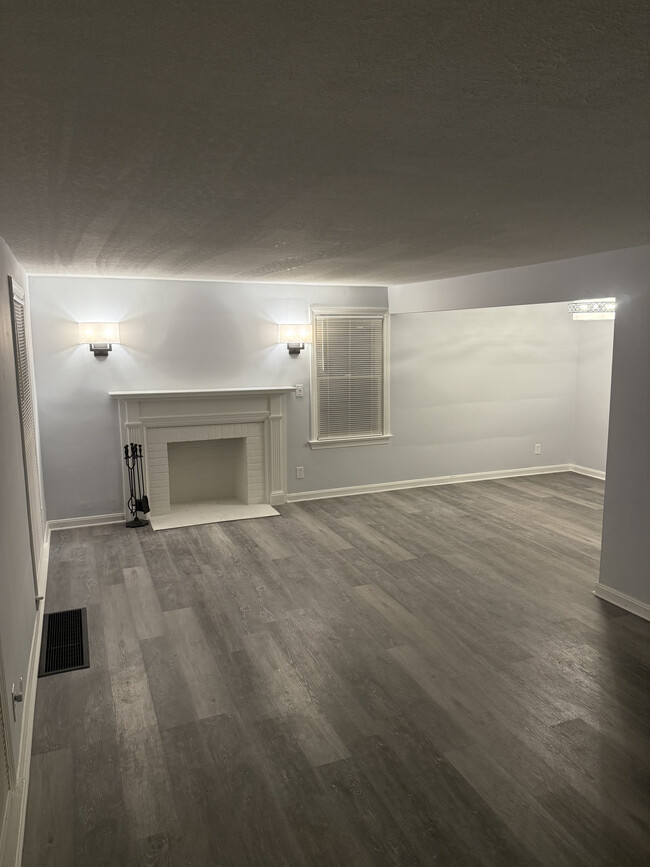 Building Photo - 19807 Wickfield Ave