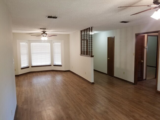 Foto del edificio - 754 Silver Maple Dr