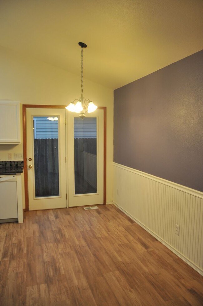 Foto del edificio - 4 bed 2 bath near Kootenai Fairgrounds