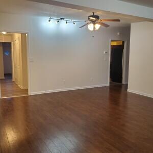 Building Photo - 651 Lorraine Dr